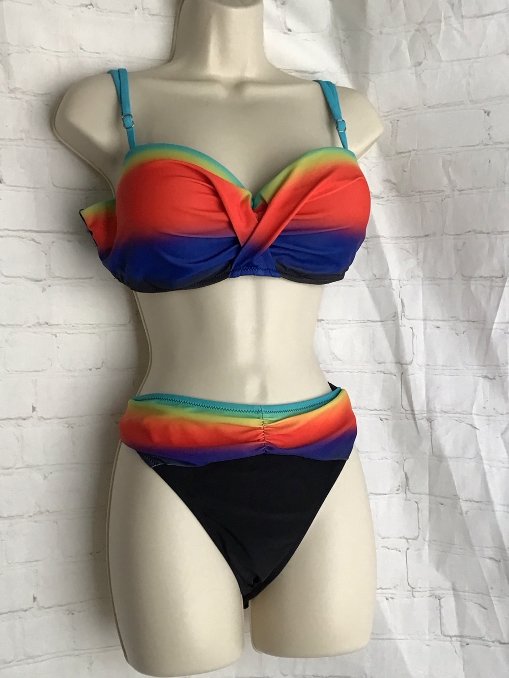 Rainbow Gradient Push-Up Bikini Set in Multicolor